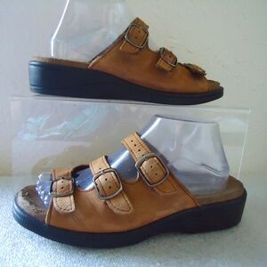 Comfort Dexter USA Women's Leather Brown Strappy Buckle Slip On Sandals Siz-8.5W